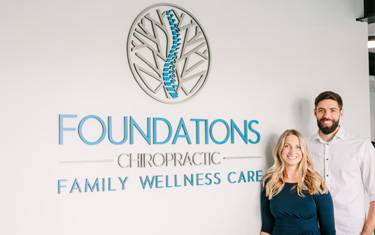 Chiropractor Zionsville IN Benjamin & Danielle Hennes Pop-Up